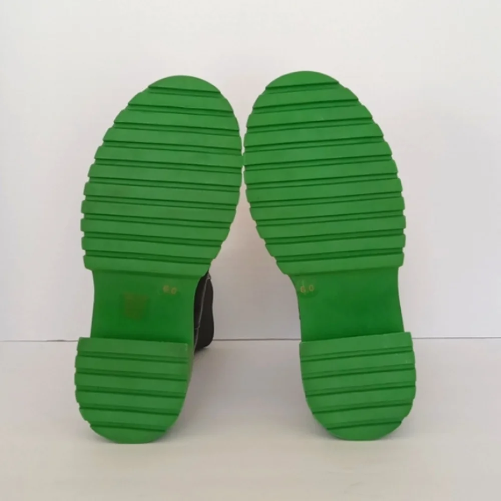 STEVE MADDEN Hesitant Black / Green All Weather Boots Women's Size 6